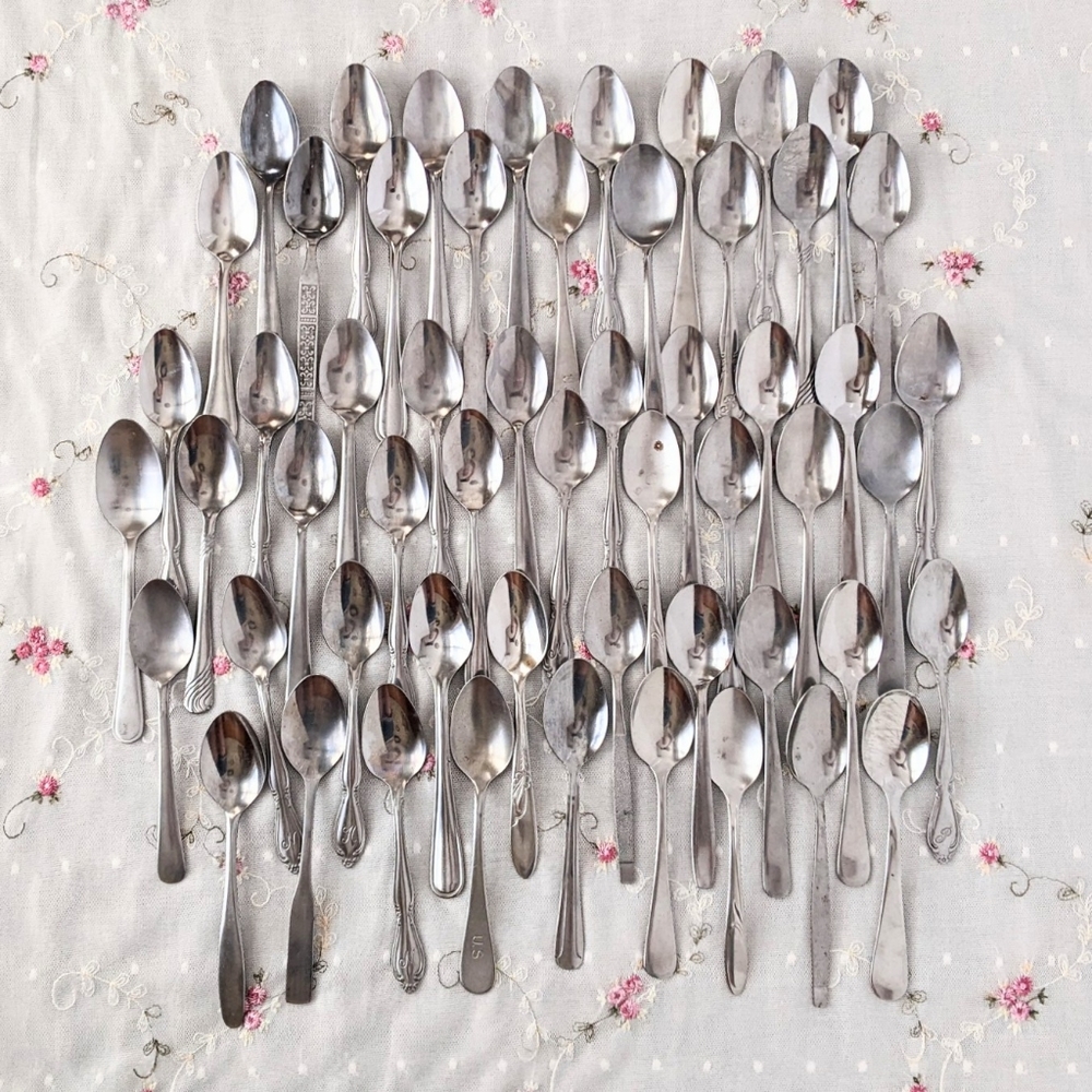 Lot of 50 tea spoons : stainless mismatch bulk spoons